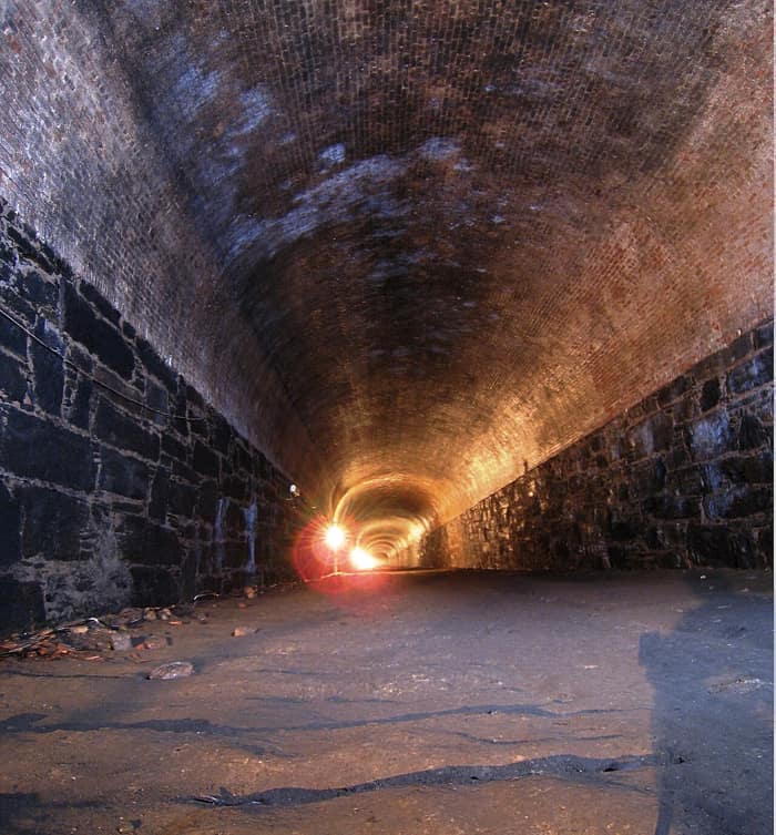 El túnel de Atlantic Avenue, el abandonado túnel de Cobble Hill bajo Brooklyn