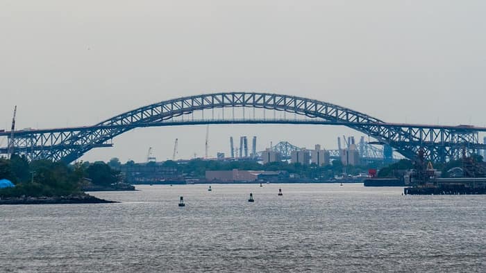 El puente de Bayonne sobre el Kill van Kull, entre Staten Island y Bayonne