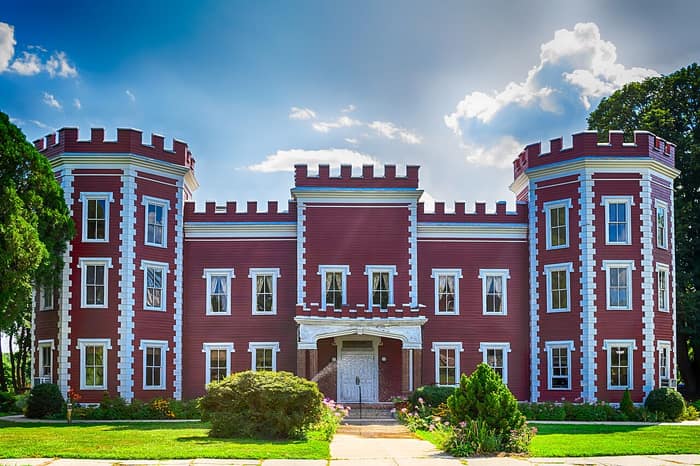 Front view of the Bayside Historical Society at Fort Totten in Bayside, Queens
