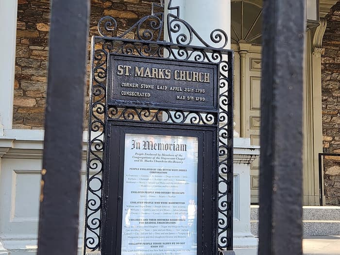 Cartel de la iglesia de San Marcos in-the-Bowery
