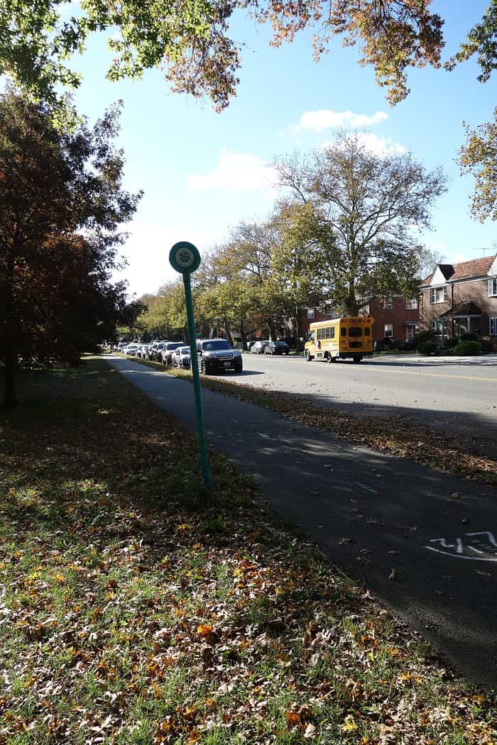 Tramo de la antigua Vanderbilt Parkway en Cunningham Park, Queens
