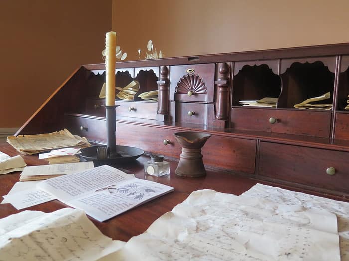 Otra vista del Museo Dyckman Farmhouse y sus terrenos