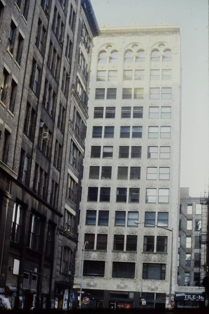 Fachada de terracota del Edificio Bayard-Condict, diseñado por Louis Sullivan, vista B